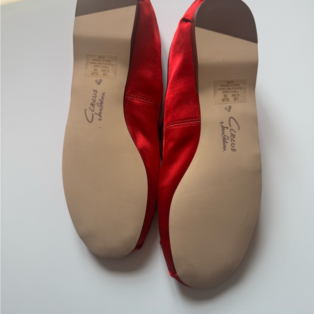 New Circus by Sam Edelman Zuri Ruby Red Flats, Gold Accents, sz 8.5 cross cross - Picture 2 of 3